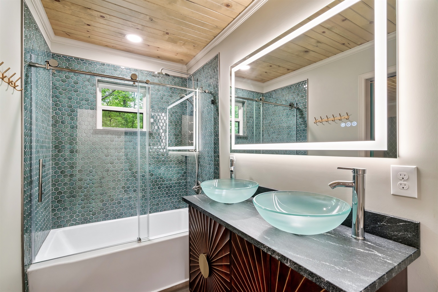 Modern, bright, and refreshing. Every detail, from the quartz vanity to the glass shower door, is designed for comfort.