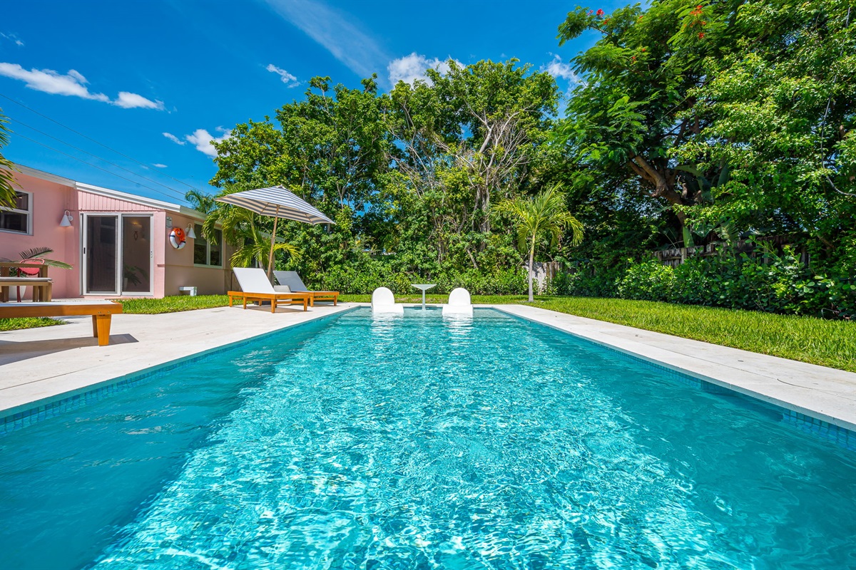 Your private tropical oasis awaits. Lounge poolside, dine al fresco under the palms, and soak up the Palm Beach sun in complete style and seclusion at The Coral Cabana.