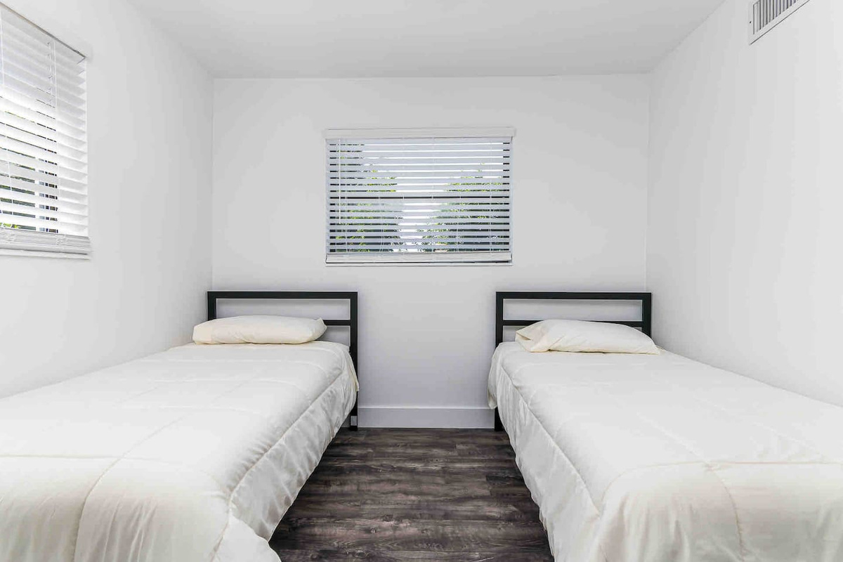Bedroom 2 with Two Single Beds