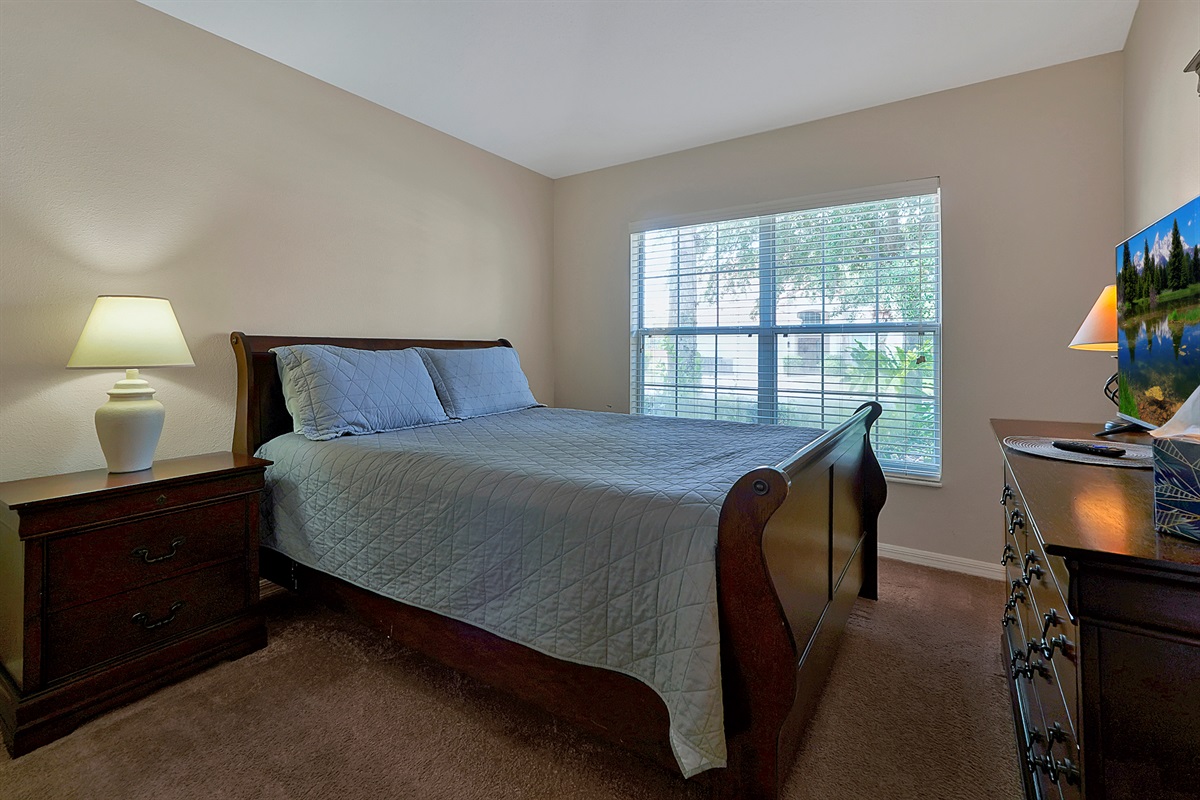 Queen ground floor bedroom 