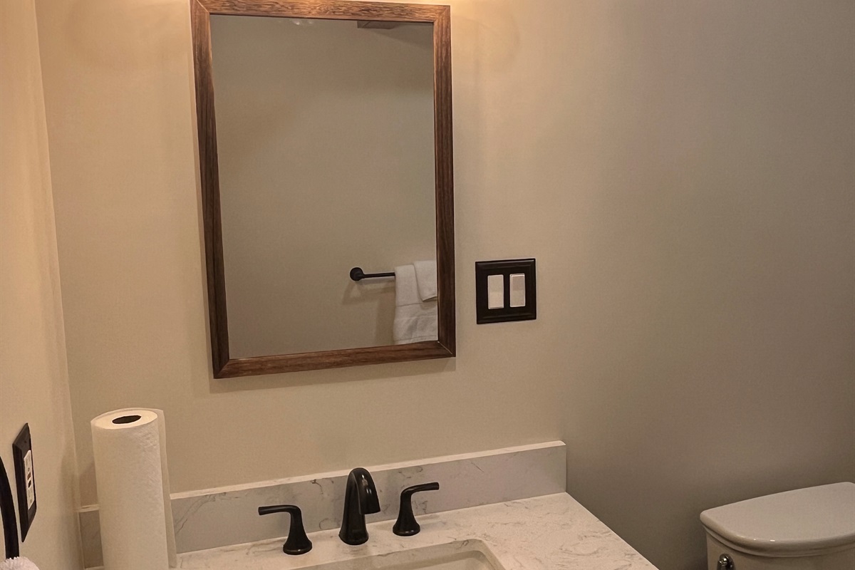 Ensuite bathroom in 2nd floor King bedroom