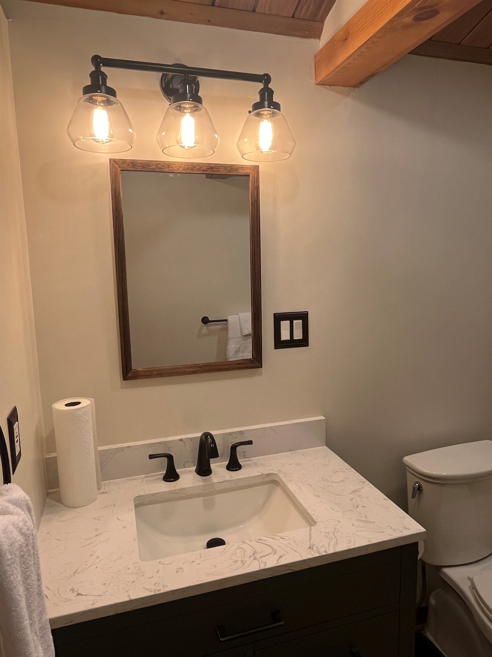 Ensuite bathroom in 2nd floor King bedroom