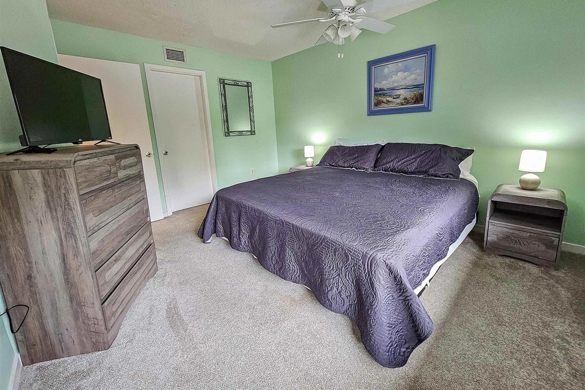 Main Bedroom - King Bed