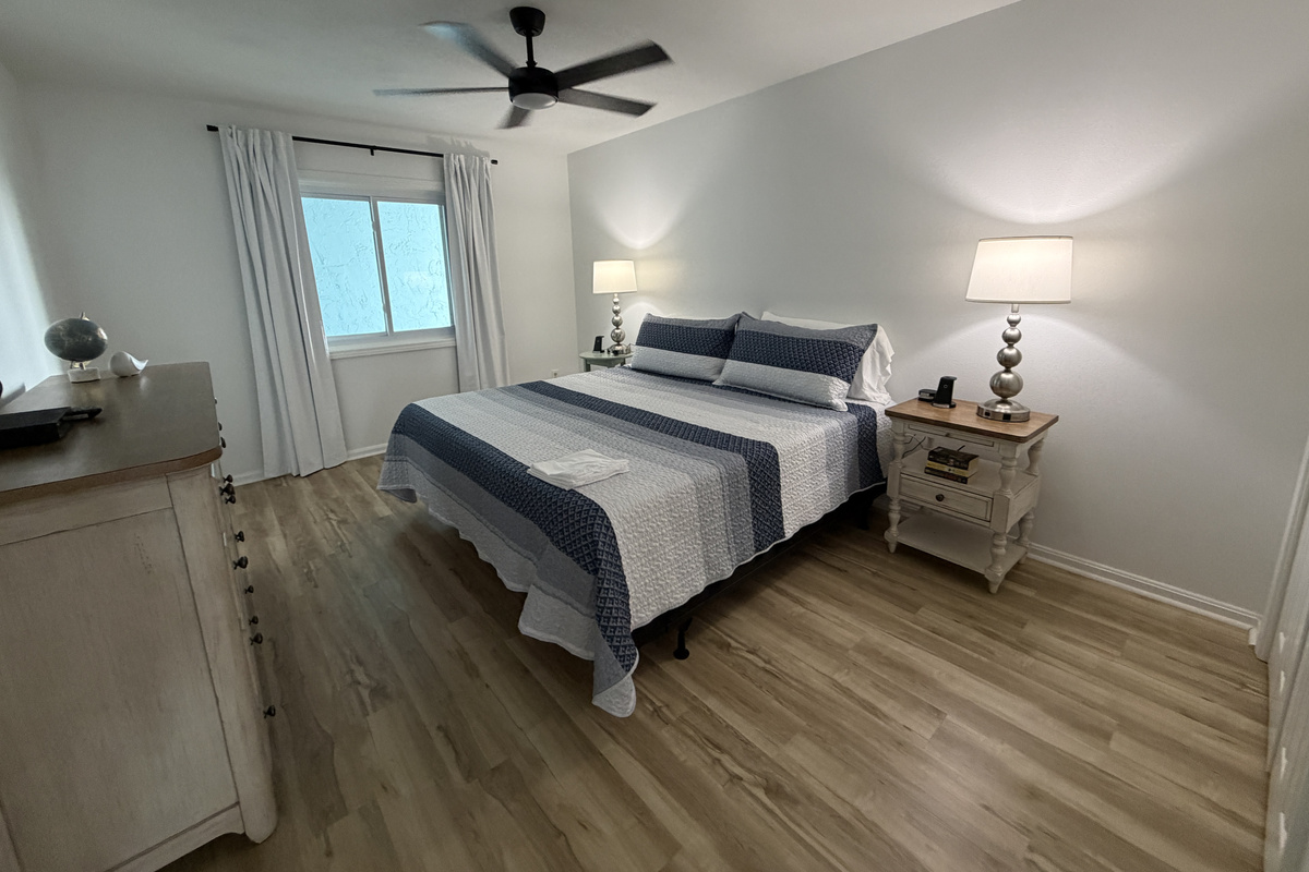 Large front bedroom with king bed!