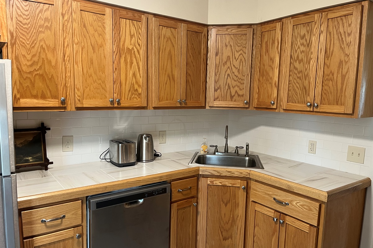 Eat-in Kitchen