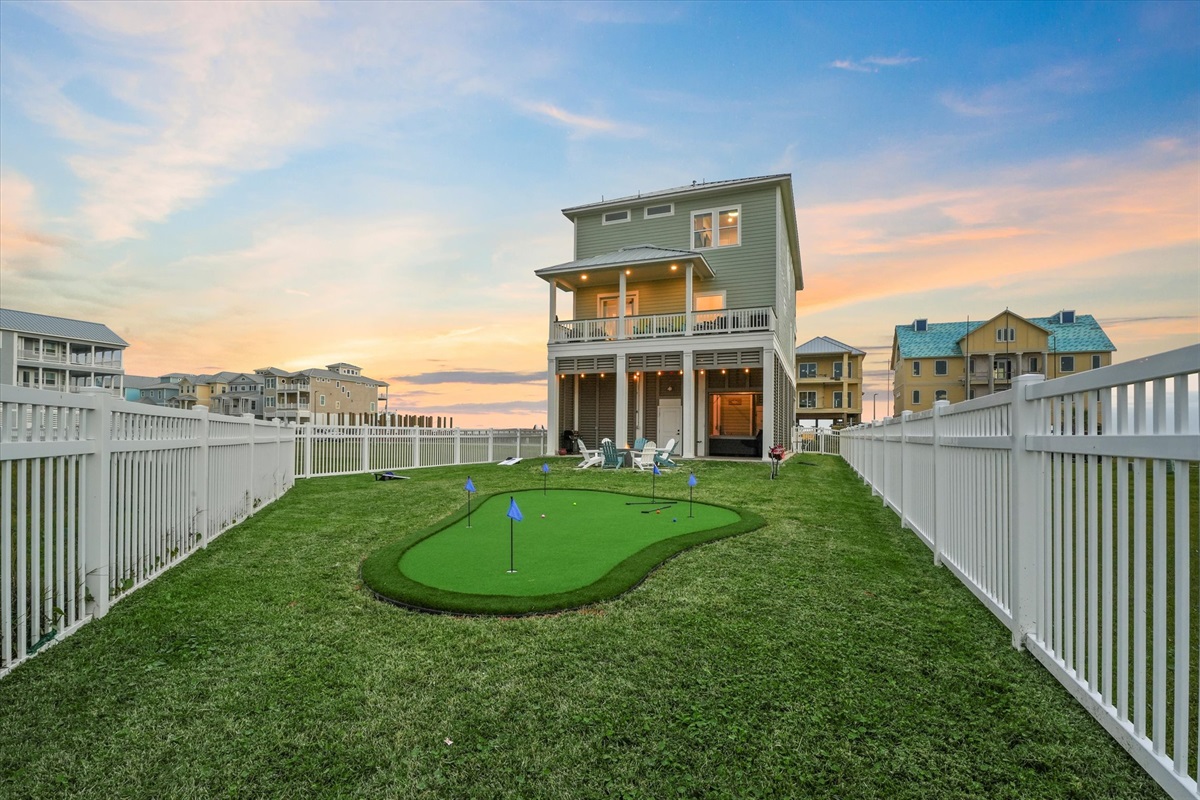 af4929e5178d4f4a91b5d70d7d185e92 Large | Beachhouse | Texas | TX | Vacation Homes | Galveston | Crystal Beach | Kokomo | Breezy Days | Beachfront Elegance | Sunrise Serenity | Southern Sands Property Management, LLC