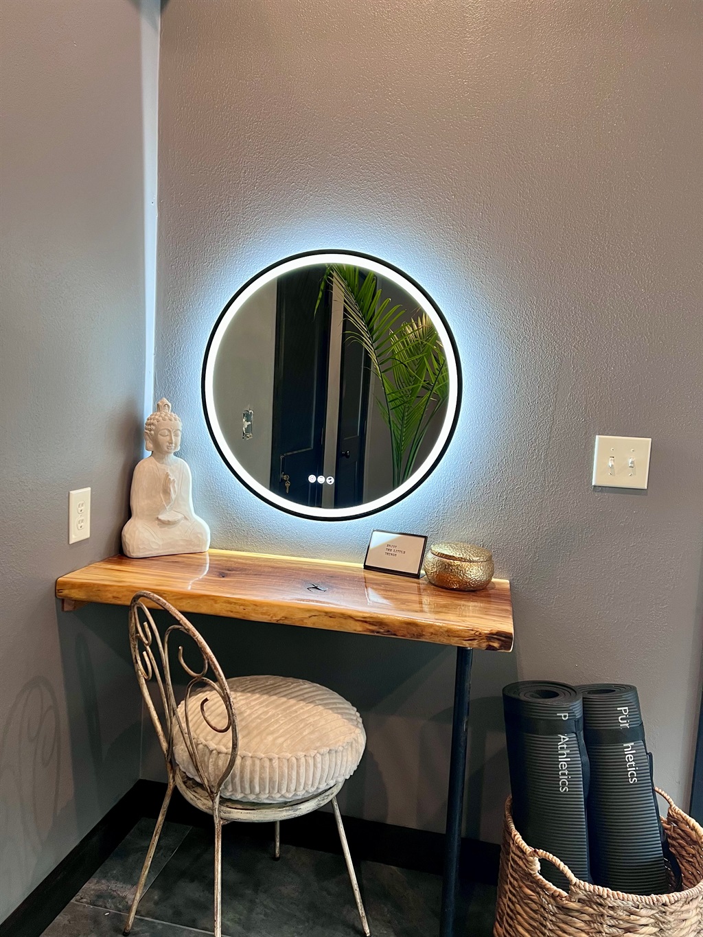 Make up vanity in spa room.