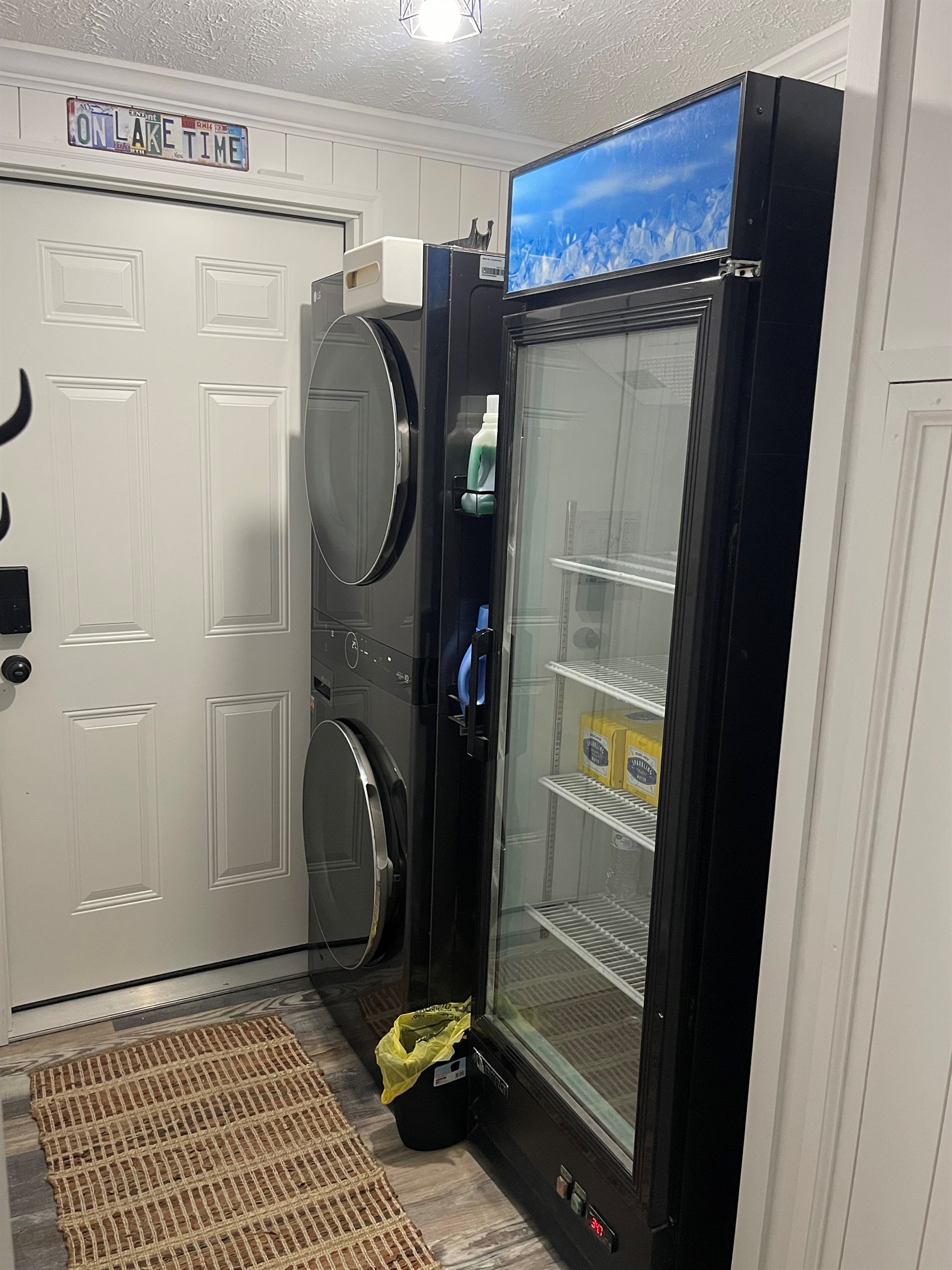 Laundry/drink fridge room