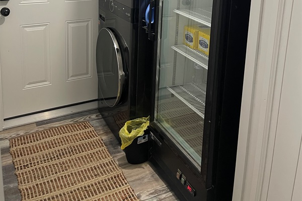 Laundry/drink fridge room