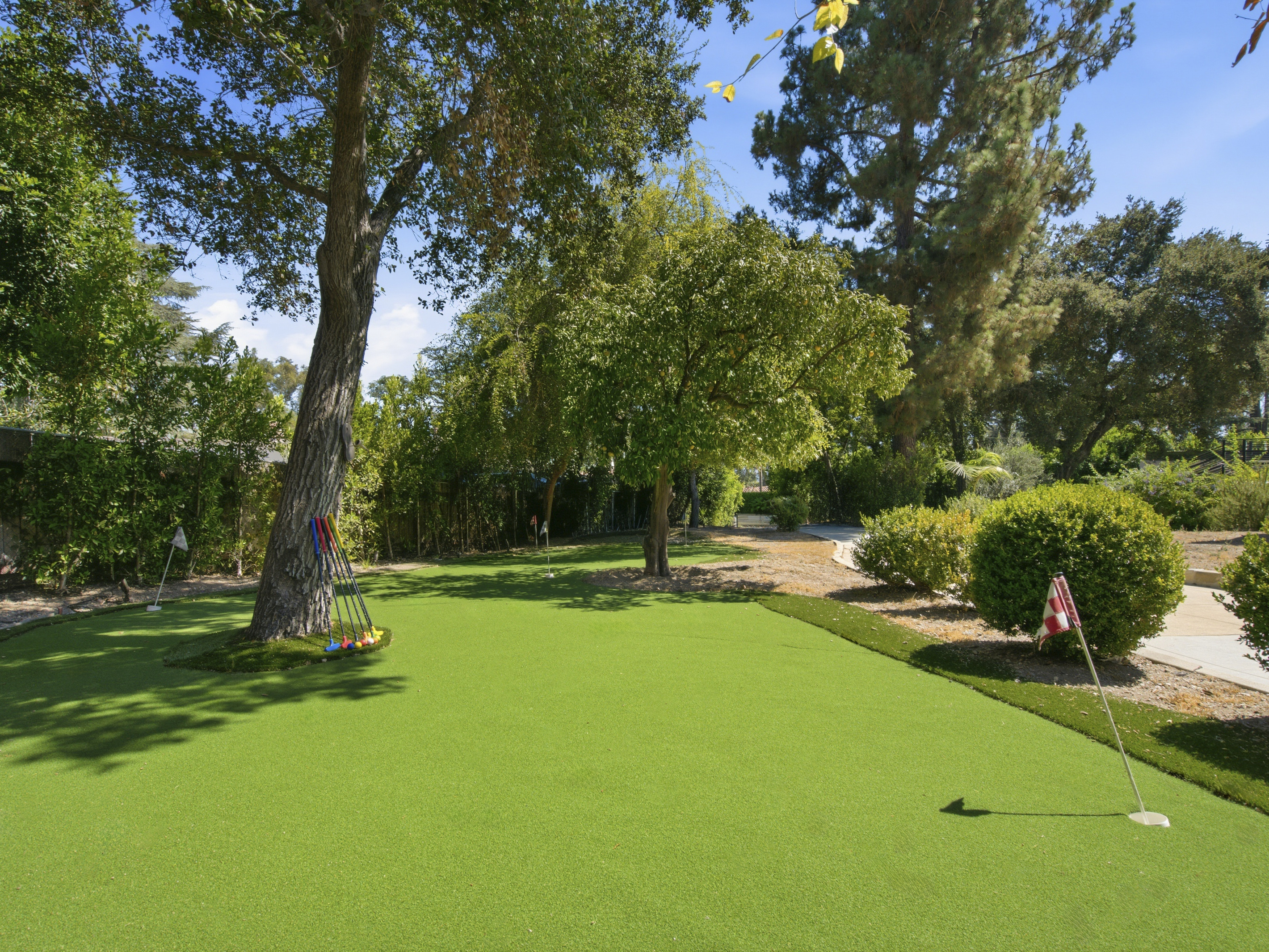 Lounge by the pool, shoot some hoops, and enjoy a friendly game of mini golf without leaving home.