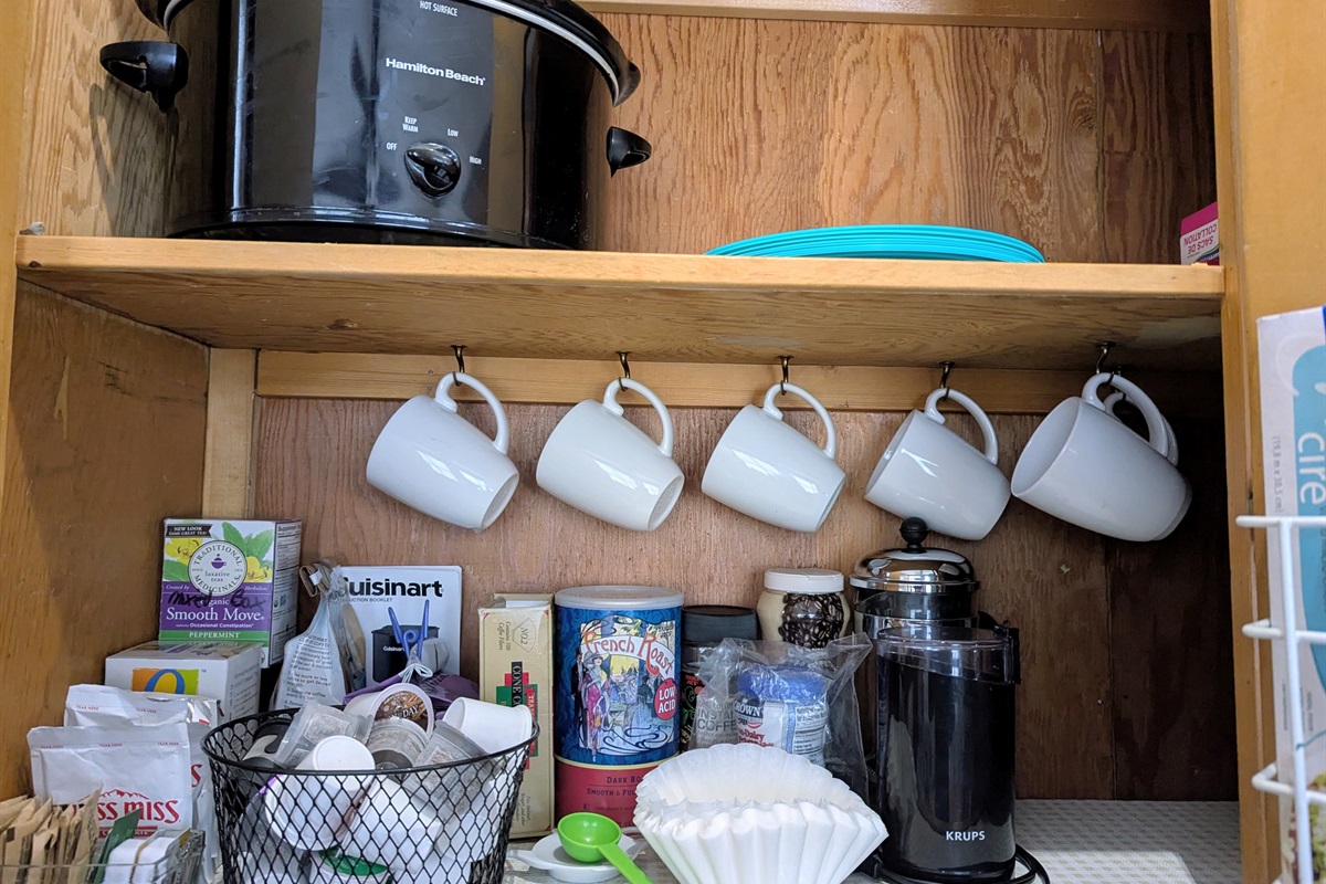 Coffee, tea, hot chocolate + coffee grinder, French press!