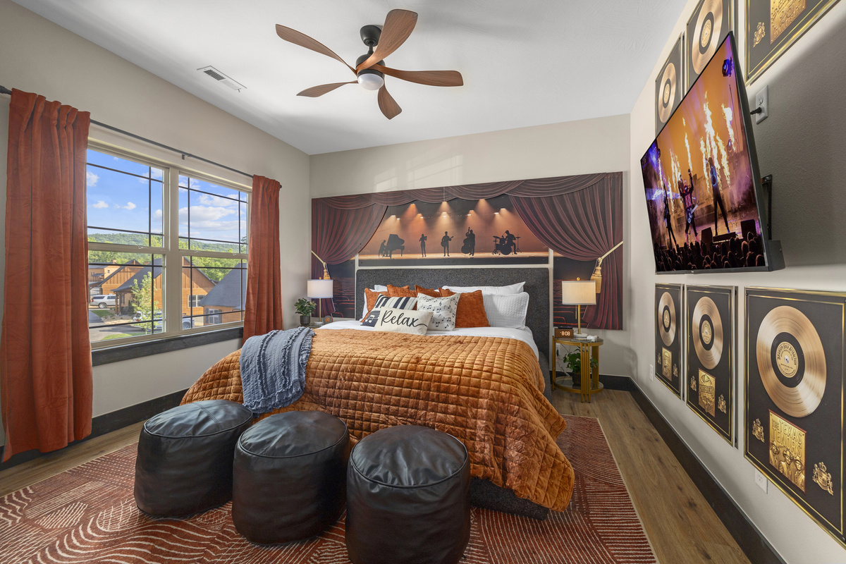Wake up in the Branson Music Scene Room to a stage-lit mural and gold records.