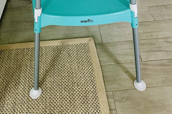 High chair for the littles