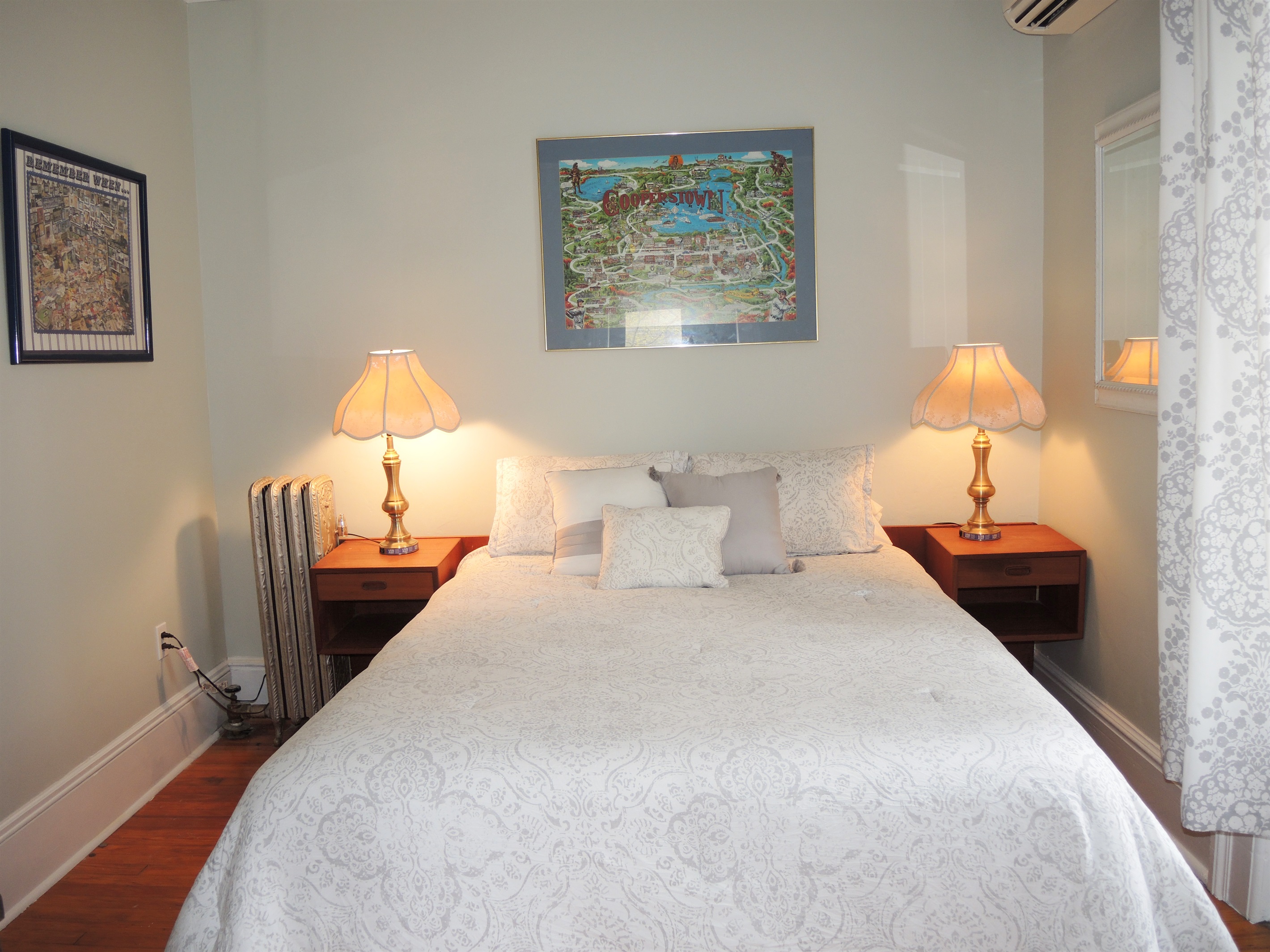 Bedroom with Queen Bed