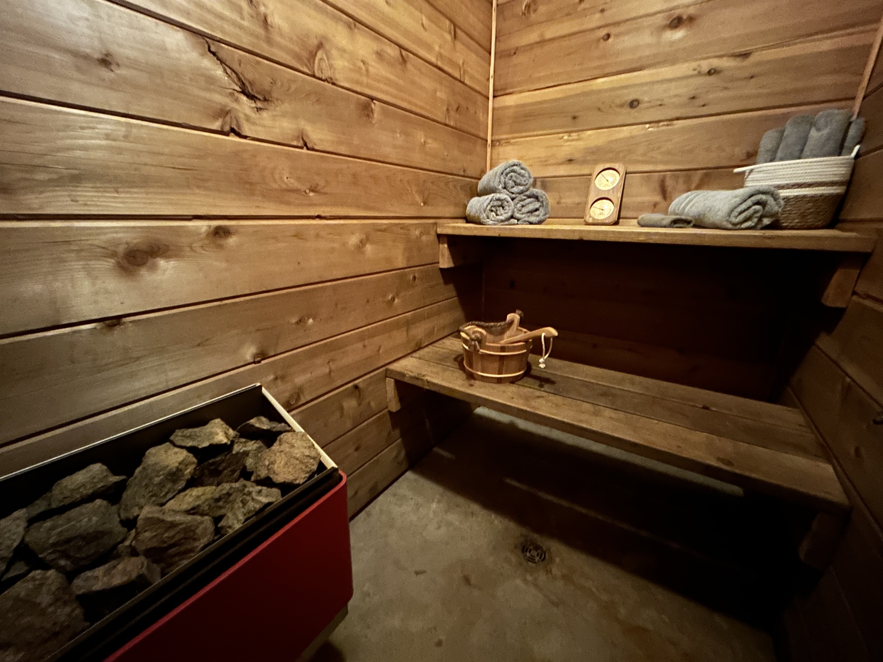 After a fun day adventuring around the upper peninsula, there's no better way to relax than enjoying the traditional steam sauna IN the house.  No need to go outside!  Turn it on, let it warm up and enjoy!