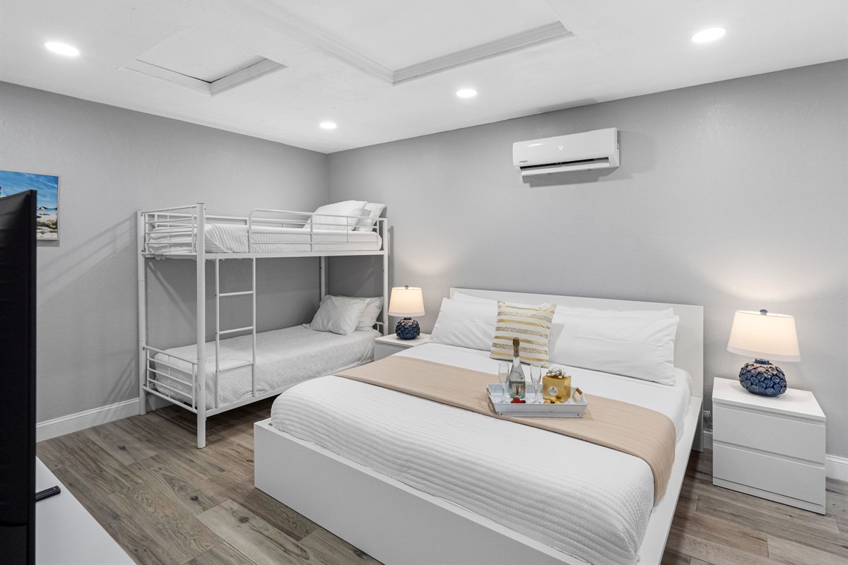 Whether you're traveling with friends or family, this room's dual-bed layout makes it easy to accommodate multiple guests comfortably.