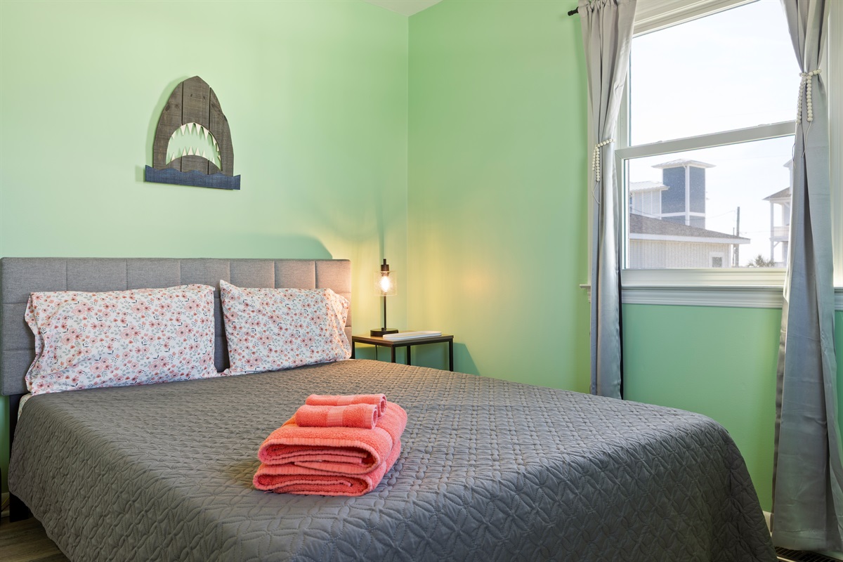 Bedroom 1 Bed linens provided