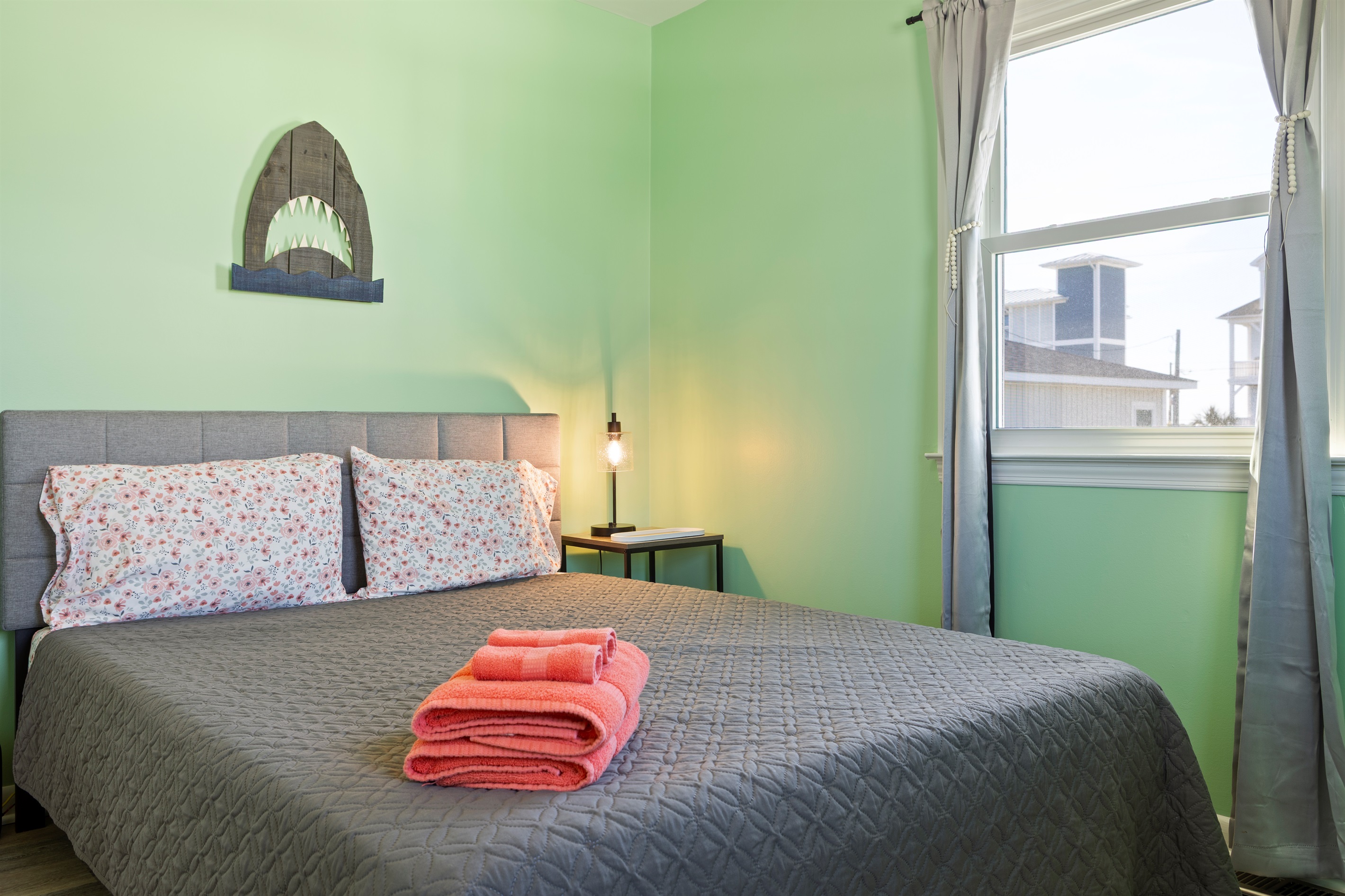 Bedroom 1 Bed linens provided