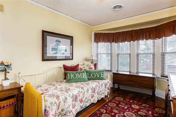 Spacious 4-Bedroom Home 1 Mi to ND Stadium!, photo 16