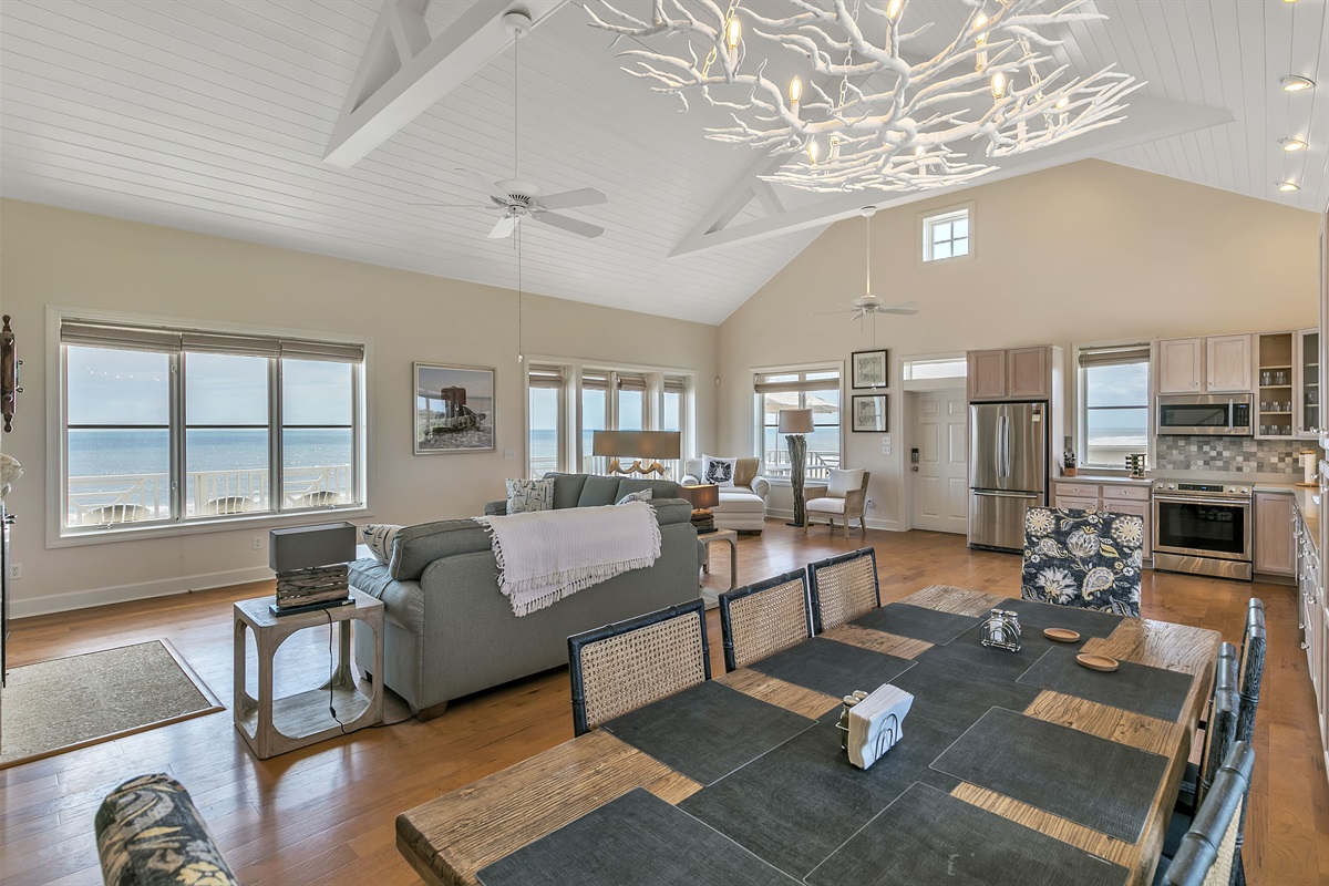 Tipsy Turtle offers a luxury oceanfront vacation for your group!