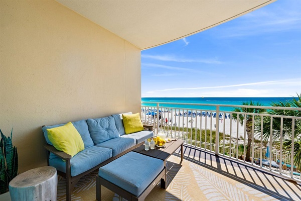 New Polywood sofa, ottoman, end table & coffee table