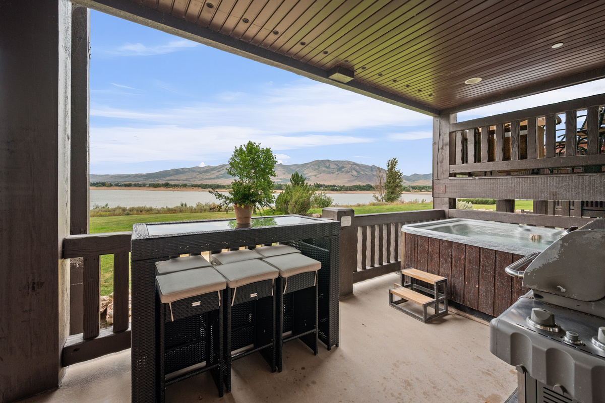 Dine outdoors, soak in the hot tub, and take in gorgeous views across Pineview Reservoir.