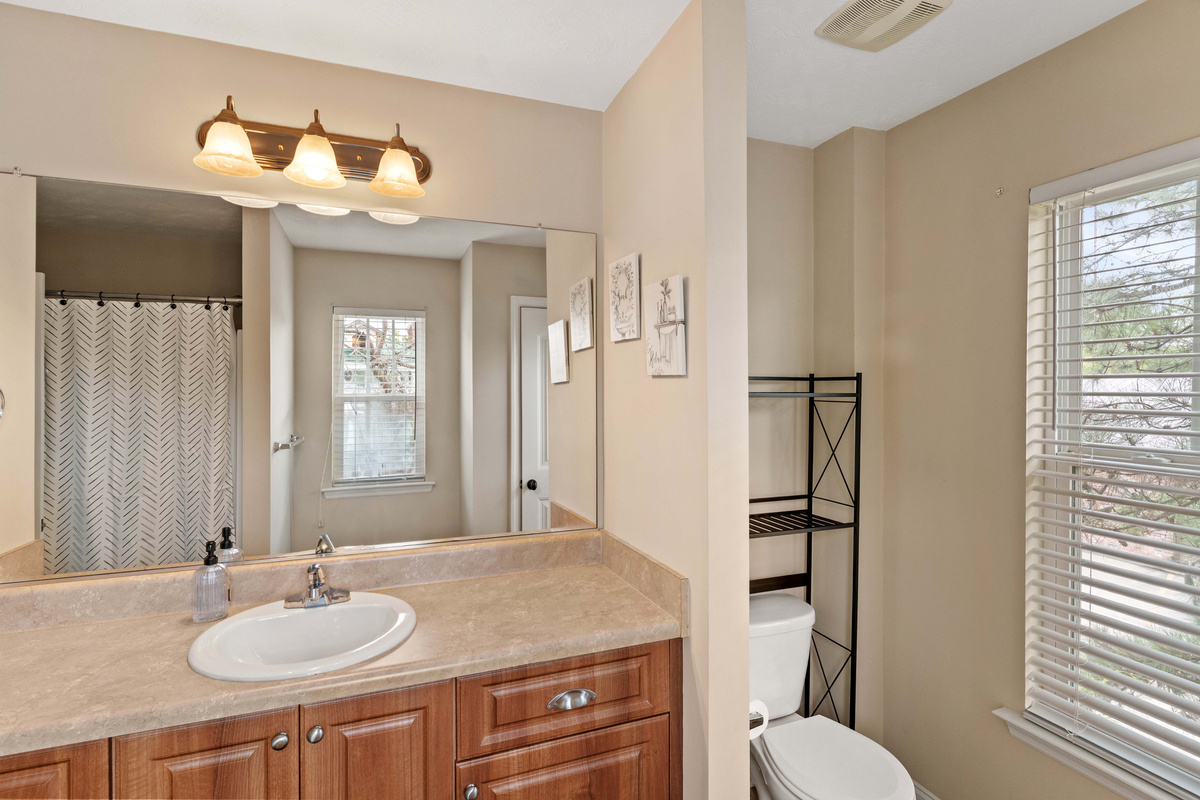 Full En-Suite Bathroom