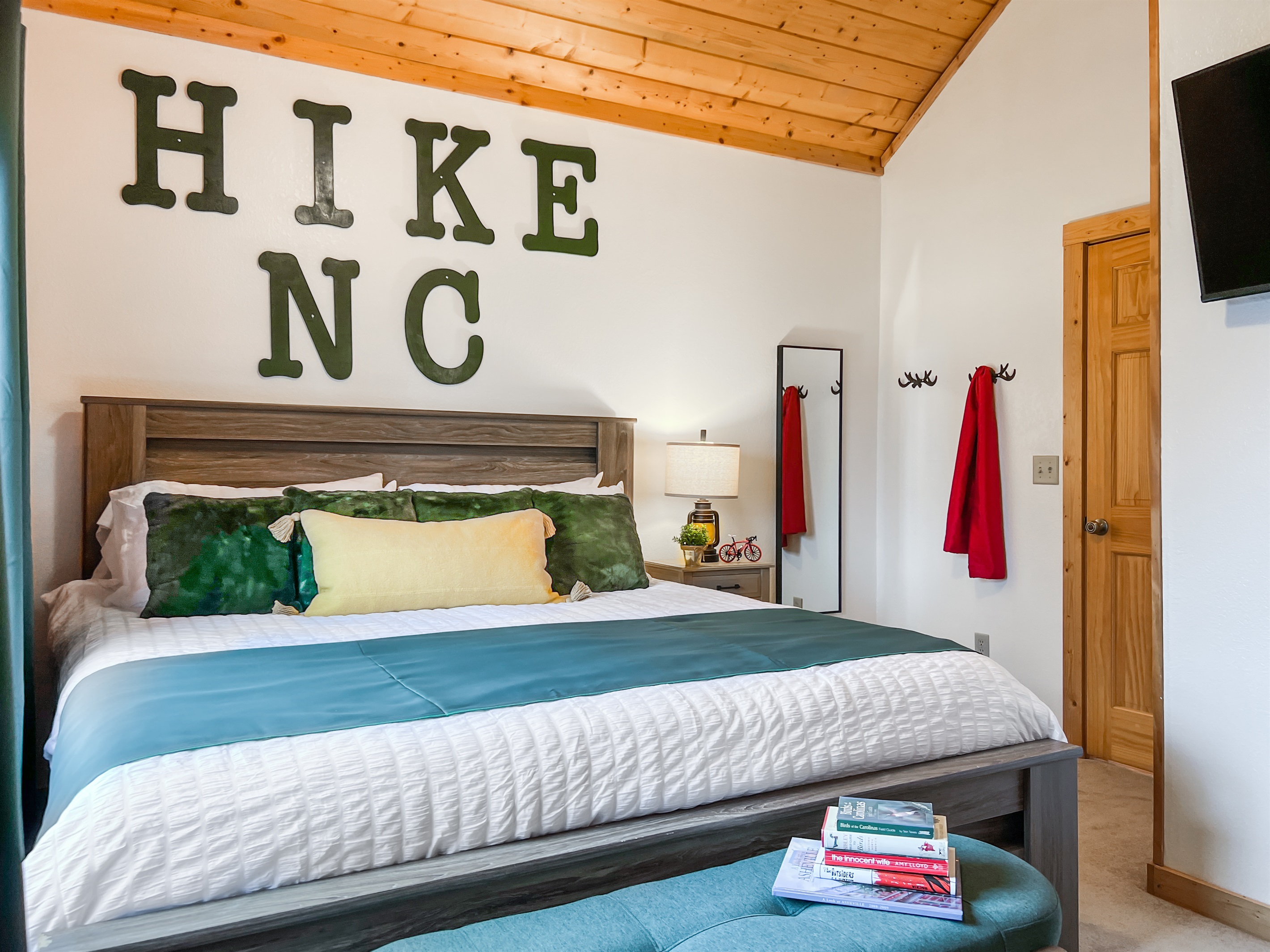 Hike Room