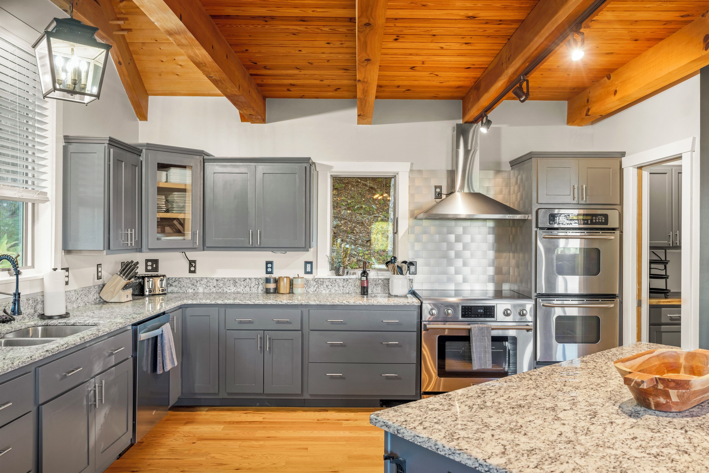 All stainless appliances including 2 ovens
