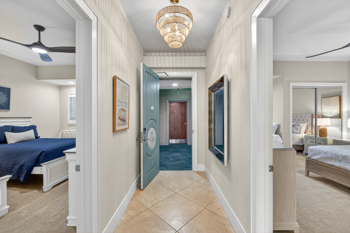 Hall / entry