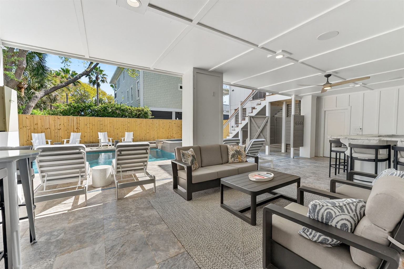 Pool Lounge | On Beach Time | 6 30th Ave, Isle of Palms, SC | IOP Escapes