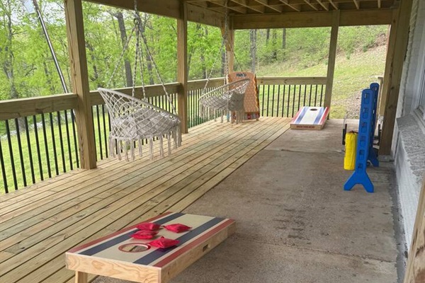 Downstairs shaded deck