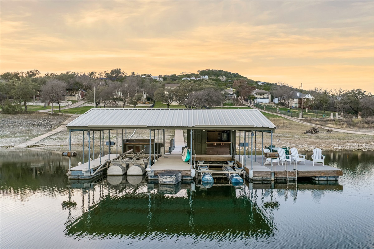 Waterfront boat dock with easy lake access for your group’s adventures.