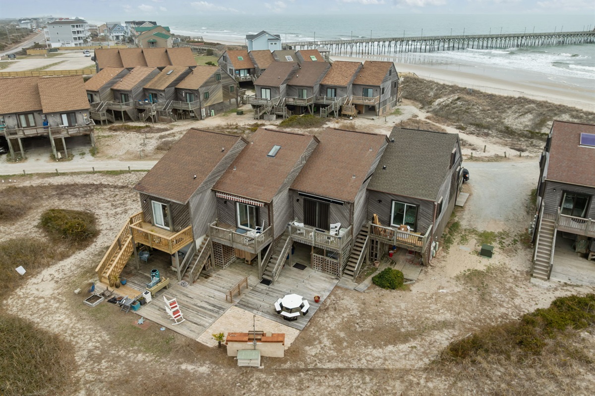 Front-row seat to sea breezes, beach paths, and the iconic Seaview Pier behind