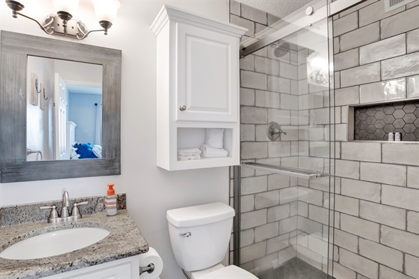 Master Bathroom - Walkin Shower