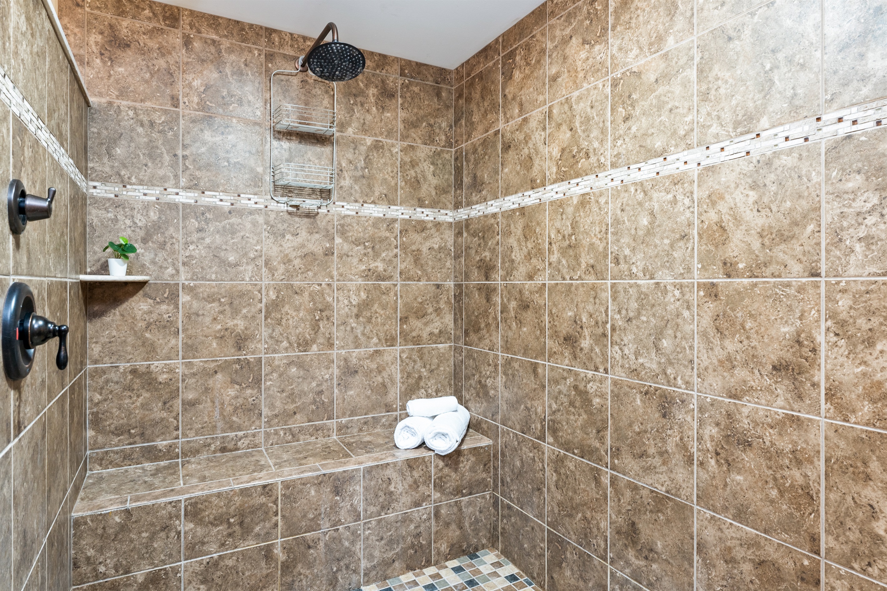 Upstairs full bathroom