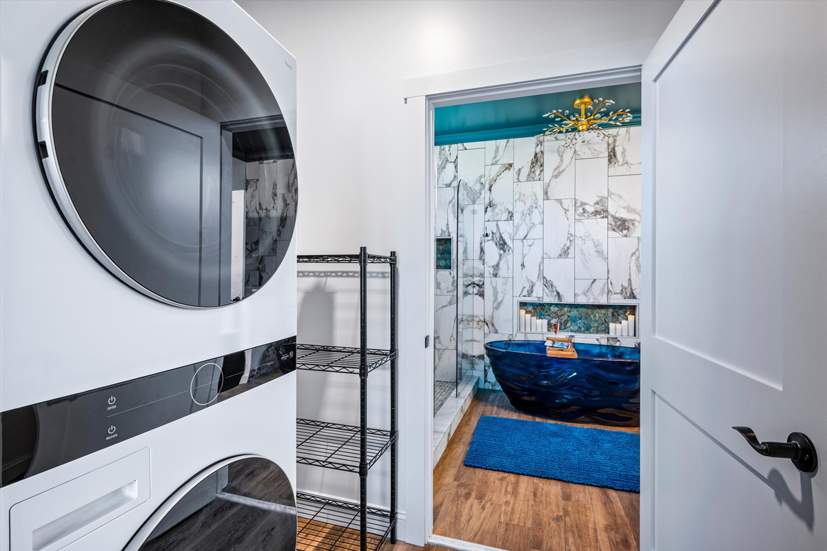 A full-size washer and dryer make longer stays comfortable and convenient.