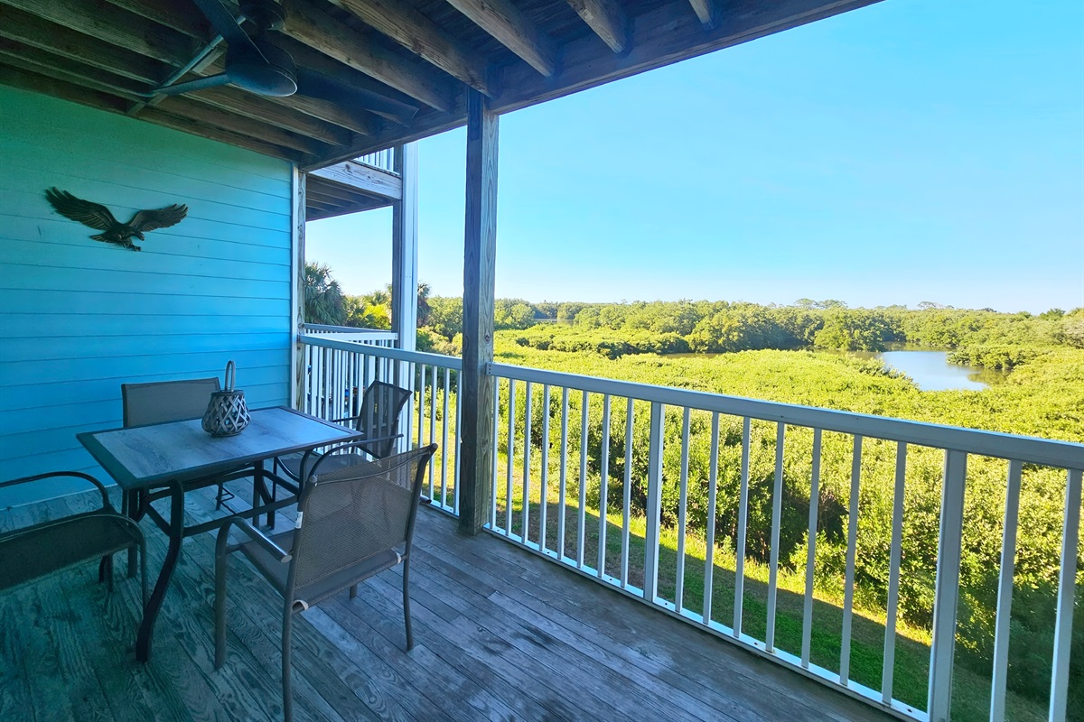 Outdoor Table Seating