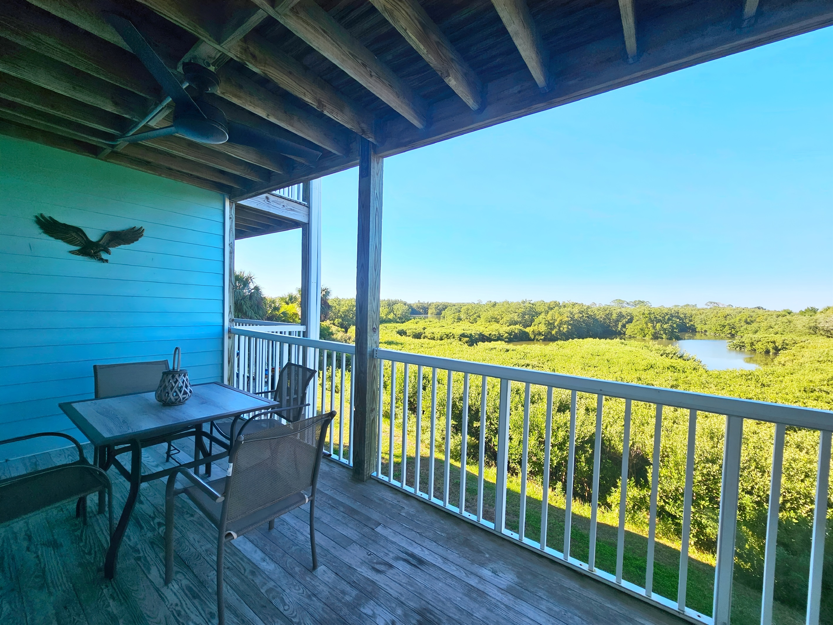 Outdoor Table Seating