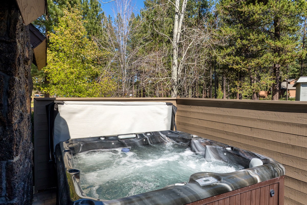 Hot tub for 6 