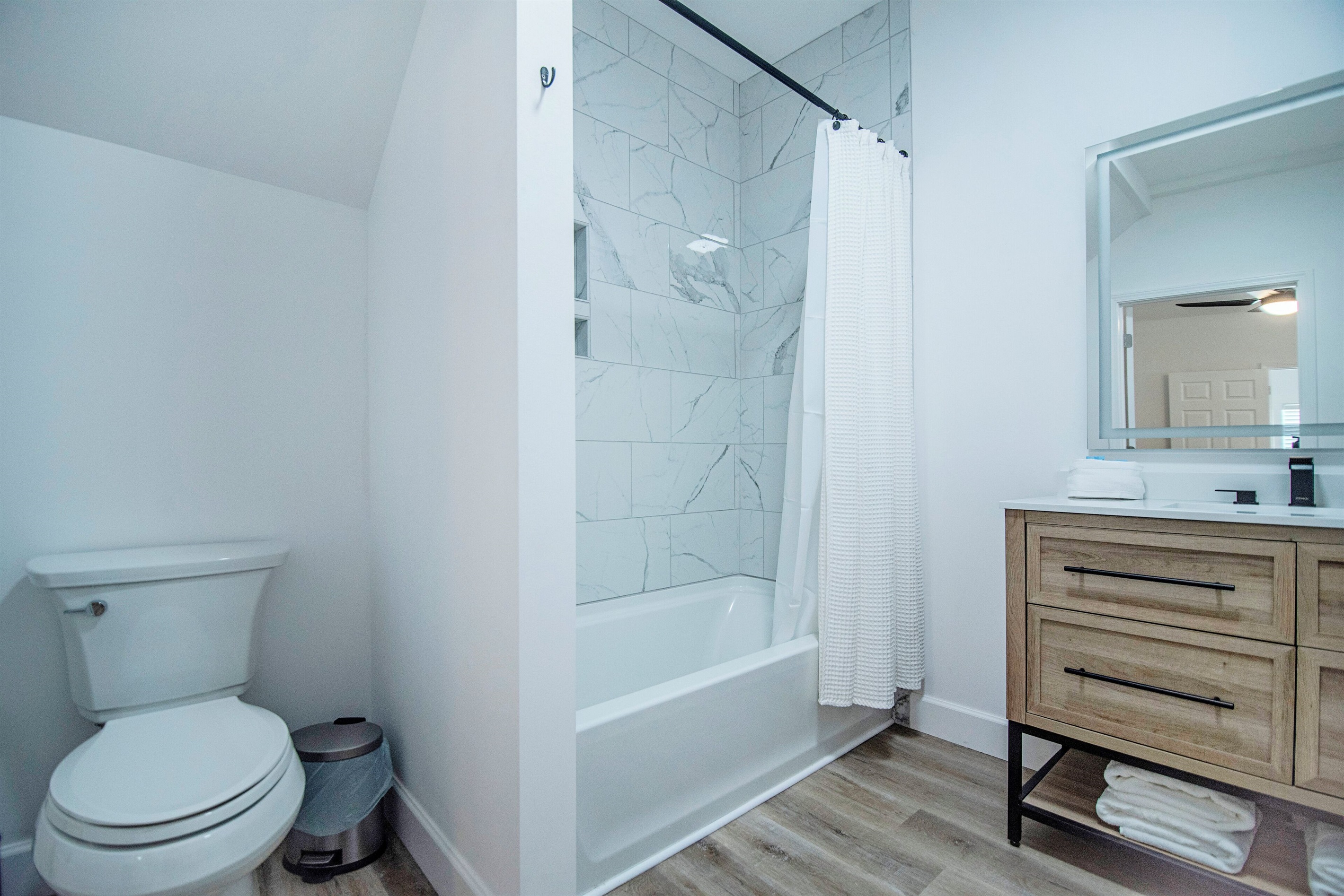 Main Floor Master Bath with Tub