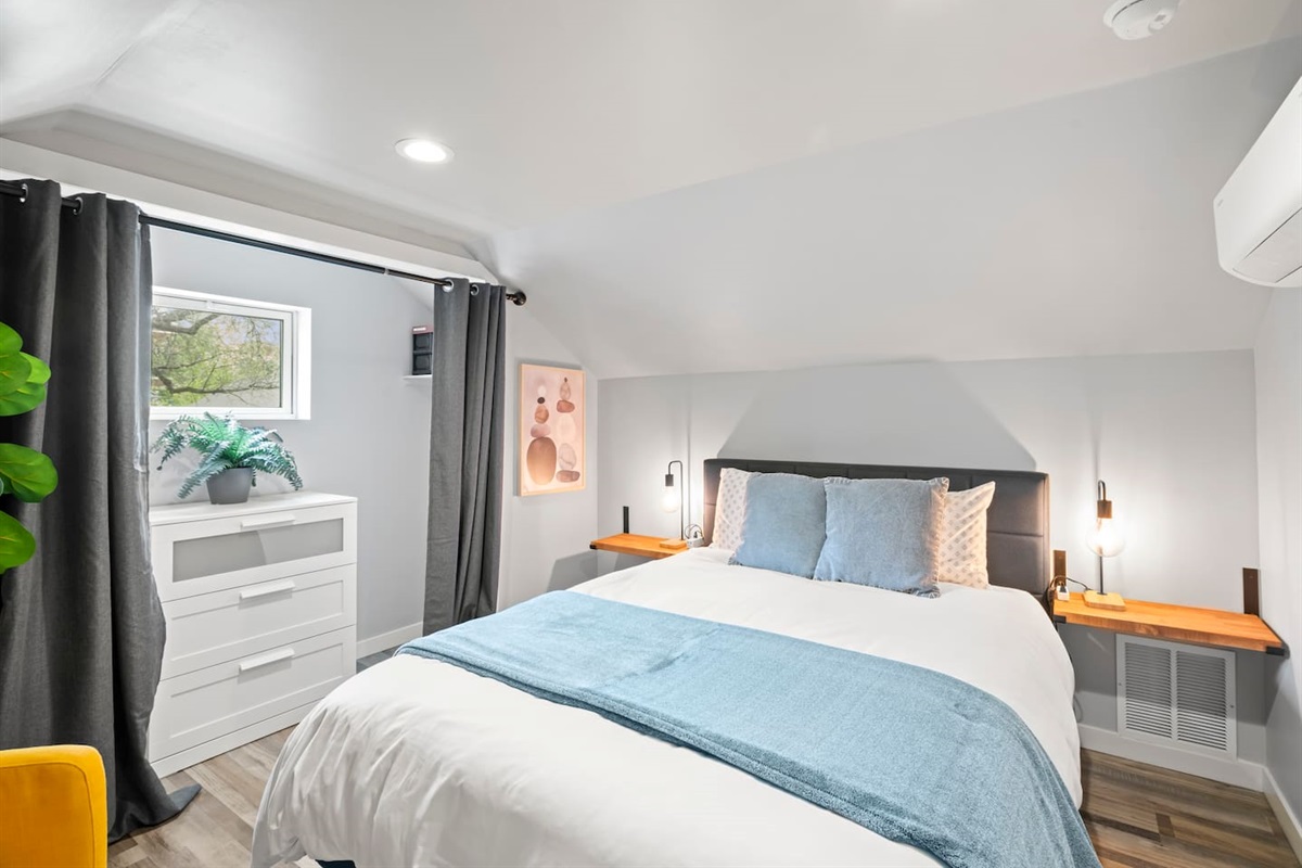 "The place is exactly like the pictures but with a bonus - the second bedroom is upstairs and is its own little haven." - Virginia (March 2024)