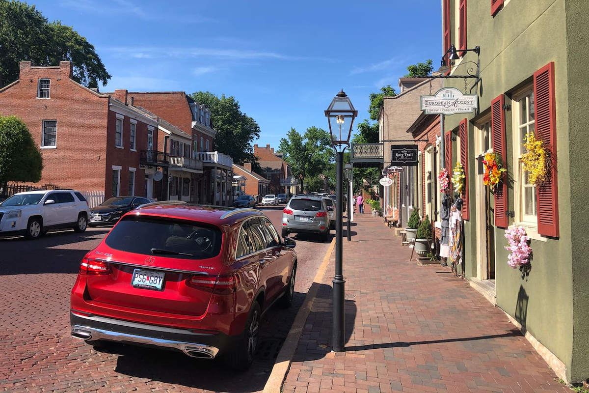 Main Street is just 1 mile away!