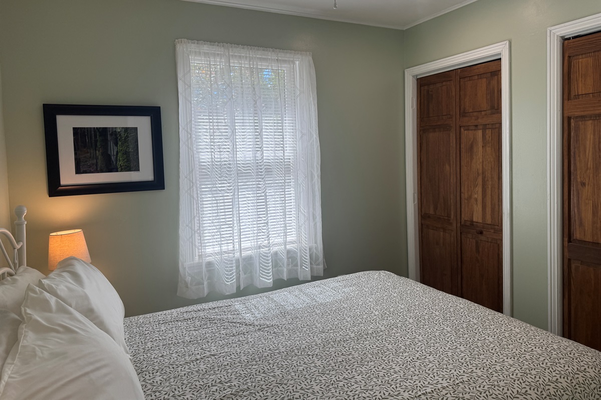 Queen bedroom