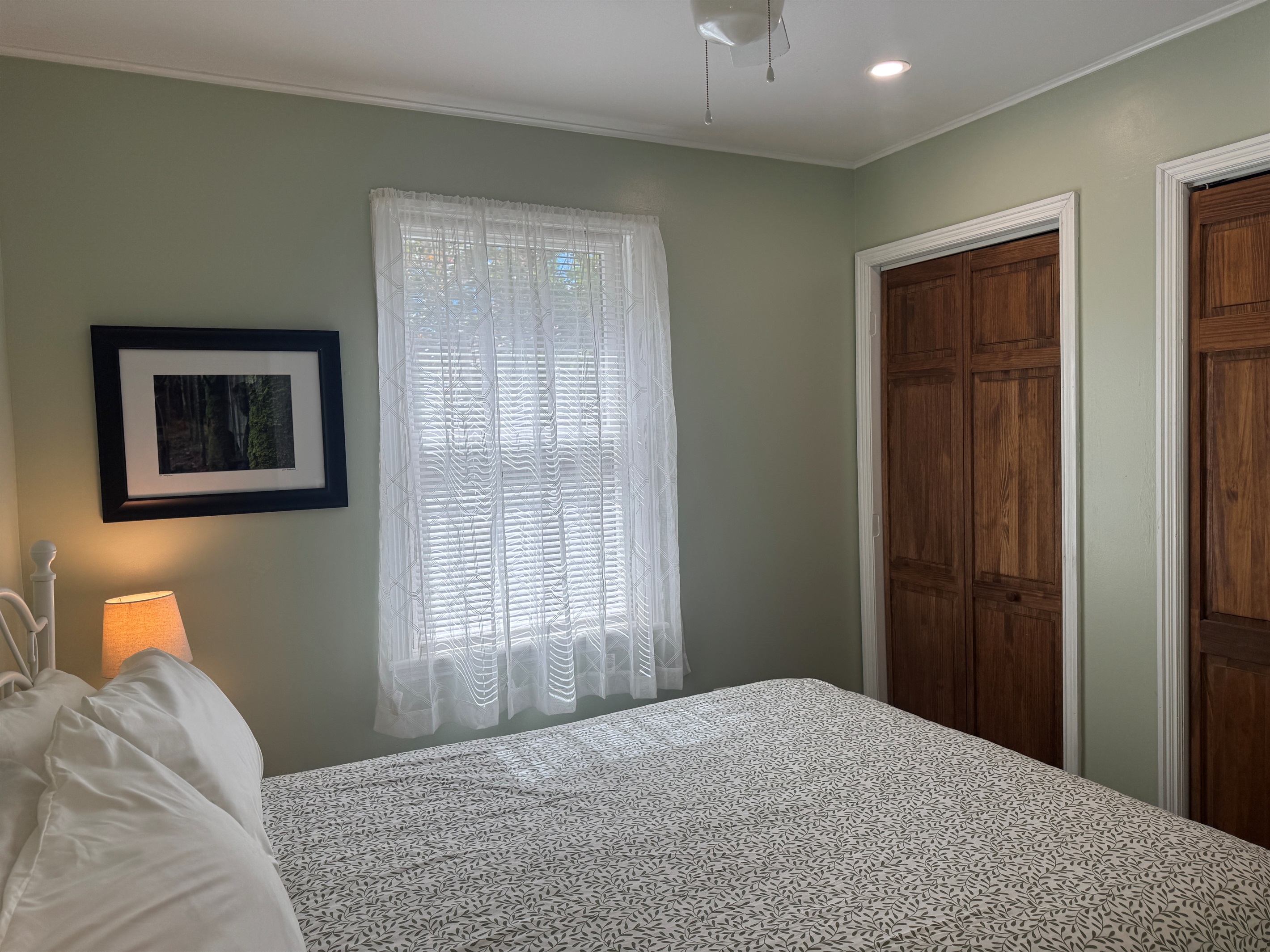 Queen bedroom