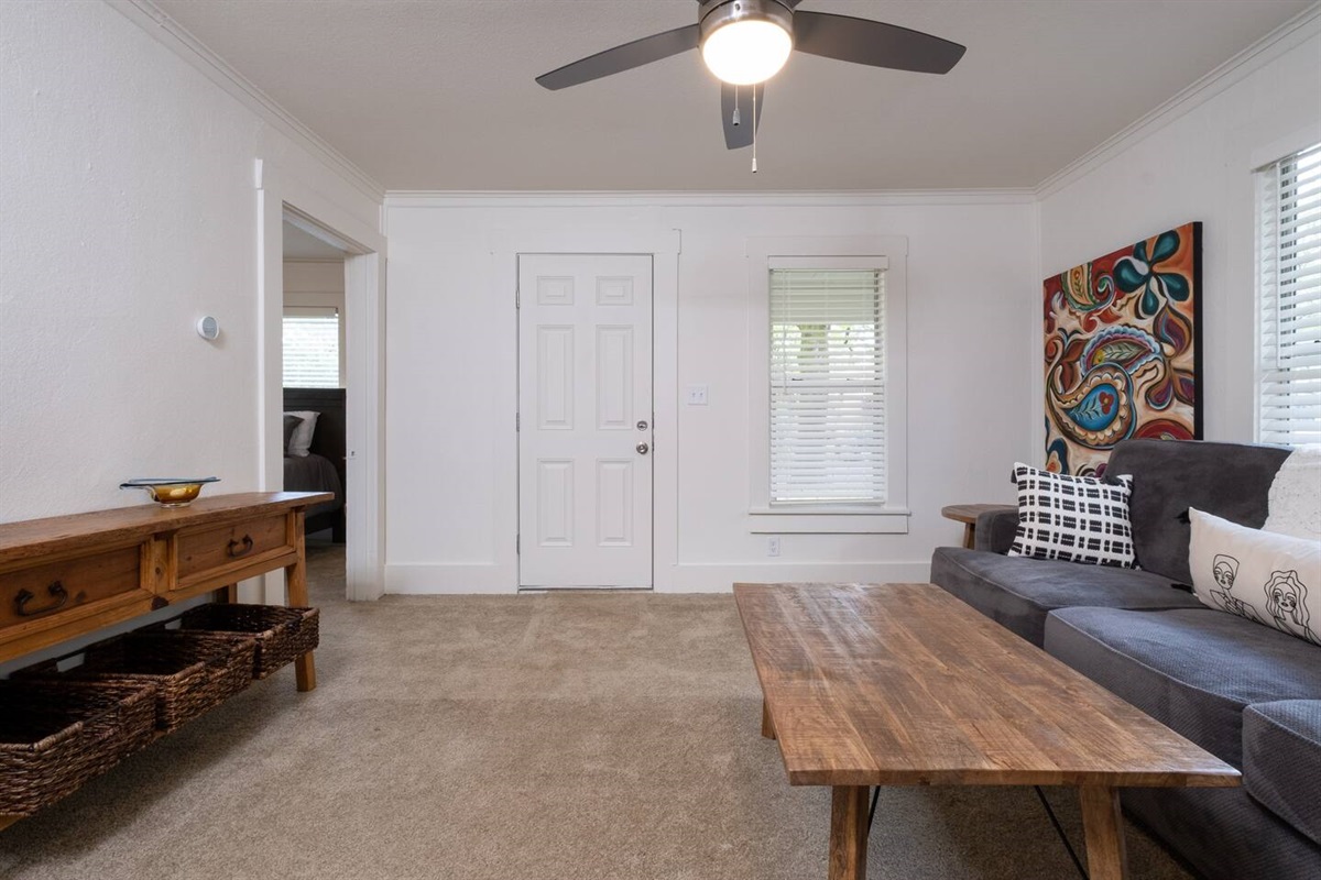 The Little Gray House in Capitol View Overnight Digs