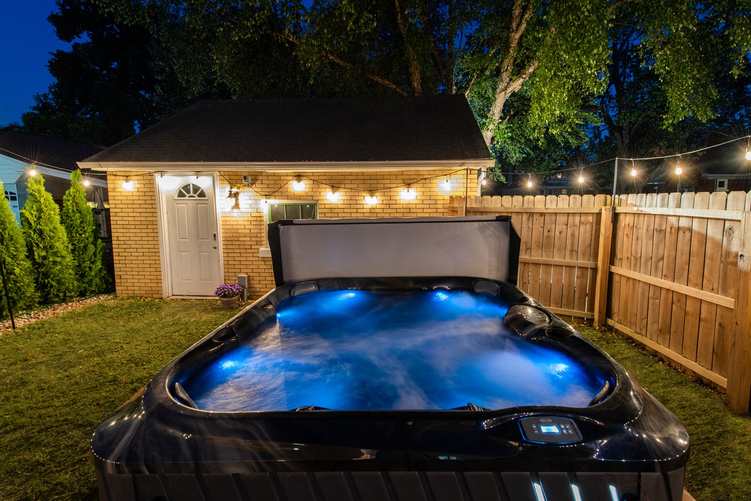 Jacuzzi Brand - 8 Person Hot Tub Spa