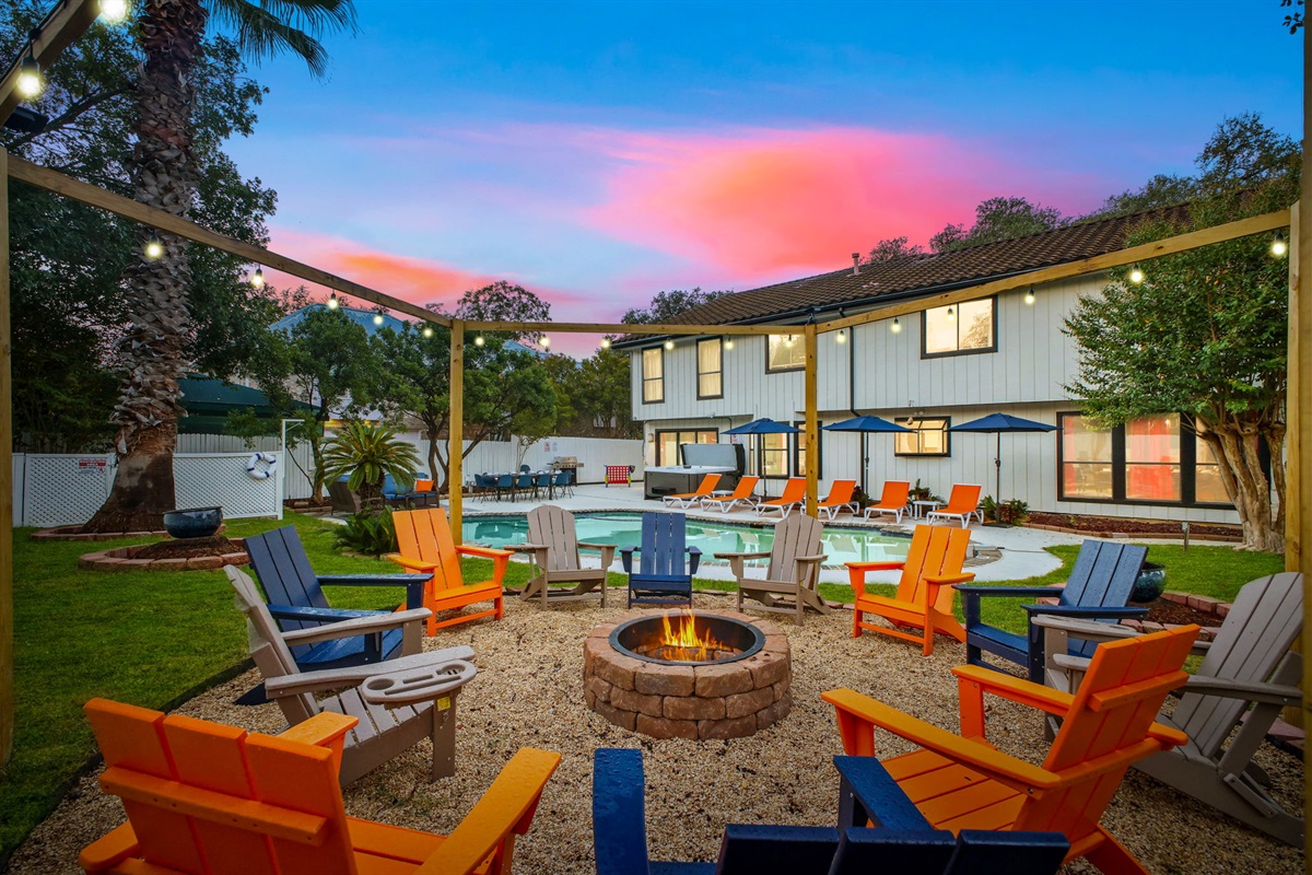 Gather around the fire pit with Adirondack chairs, perfect for s’mores & stories under the stars.