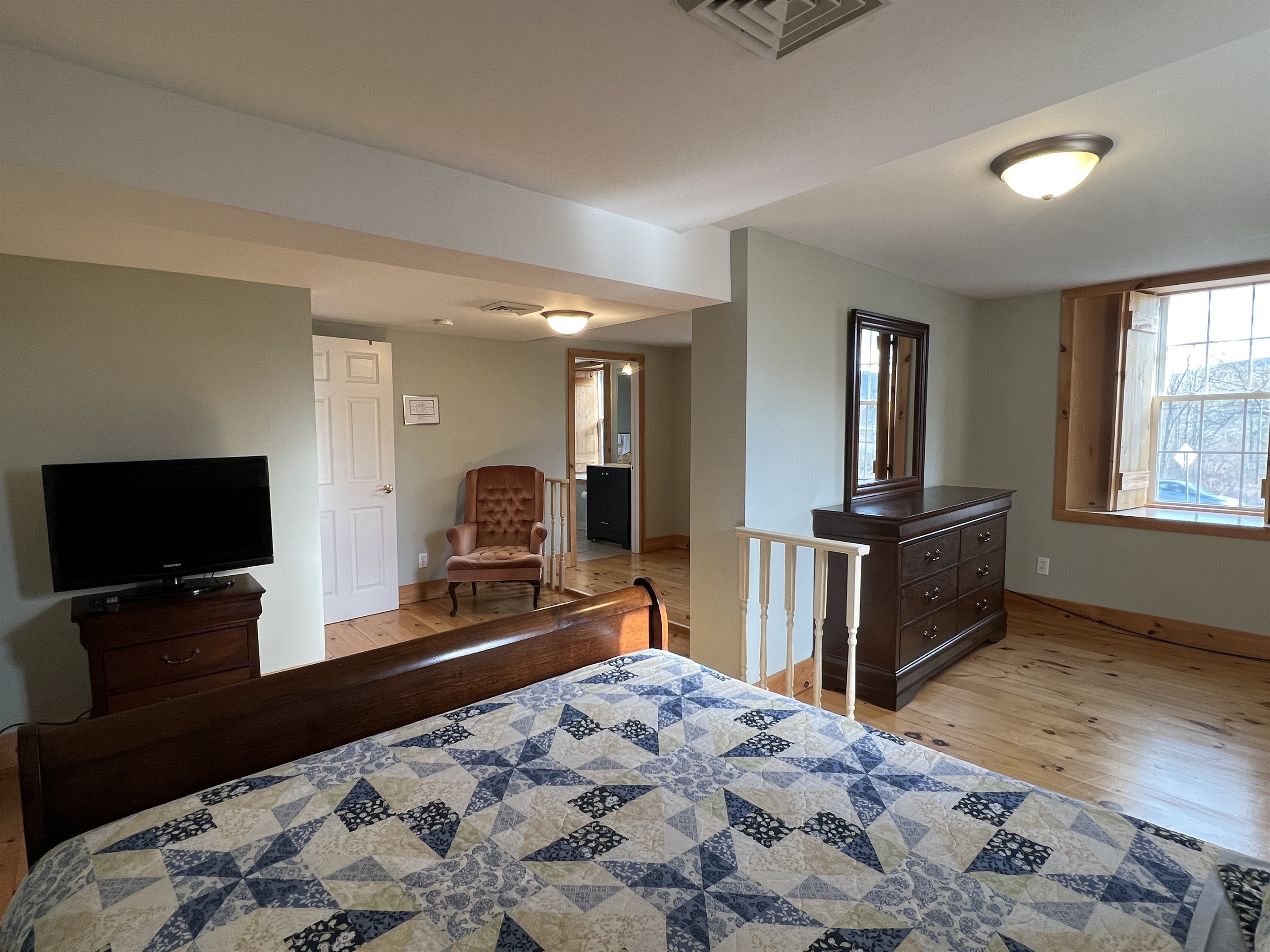 2nd floor Queen #1 with ensuite bath