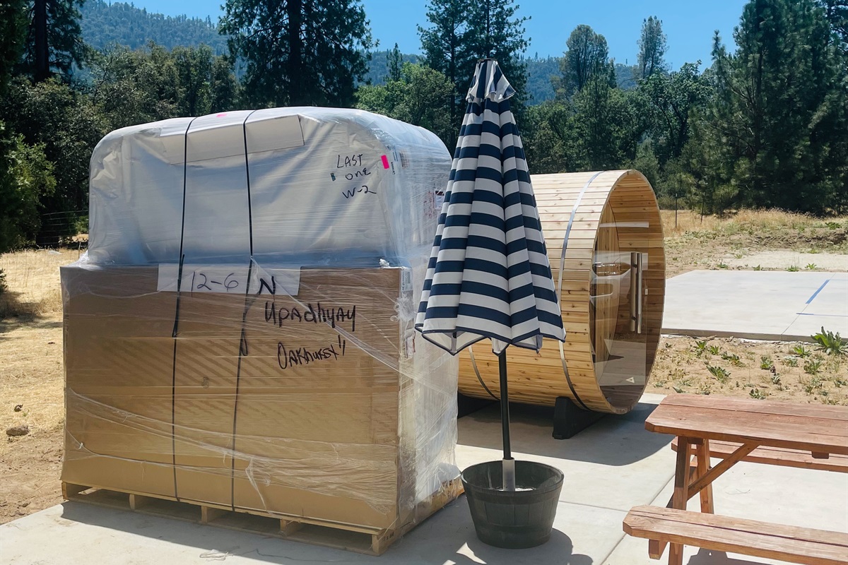 Exciting updates in progress! 🔧 The hot tub and sauna are being installed and will be ready for you to enjoy by early August! 🧖‍♀️✨